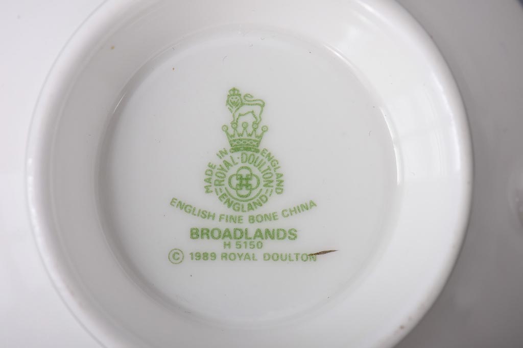 未使用品　ROYAL DOULTON(ロイヤルドルトン)　廃盤　BROADLANDS(ブロードランド)　カップ&ソーサー2客セット(洋食器)