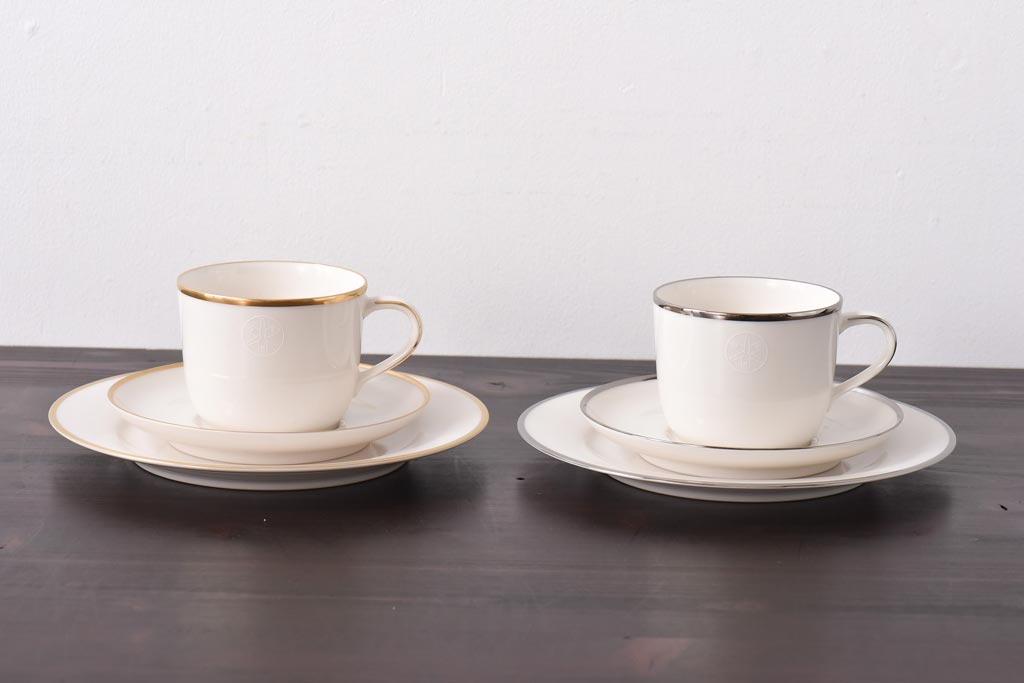 未使用品　ノリタケ(Noritake、日陶)　海外輸出　アイボリーチャイナ　トリオ2客セット・箱付き(カップ、ソーサー、プレート)