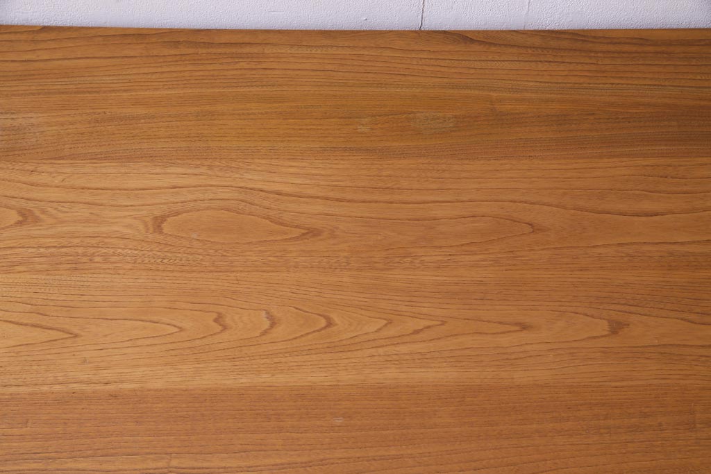 ヴィンテージ家具　イギリスビンテージ　ERCOL(アーコール)　天板ニレ材　明るい木色が優しげな2人掛けダイニングテーブル