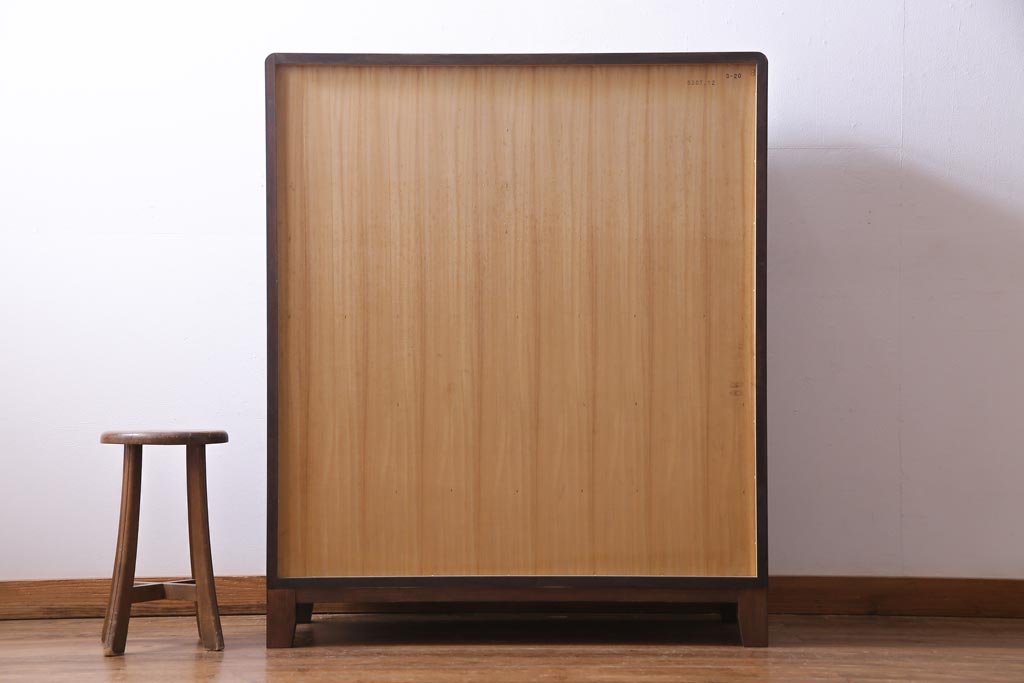 中古　国産　民芸箪笥　気品漂う上質なつくりの脚付き収納棚(衣装箪笥、チェスト)