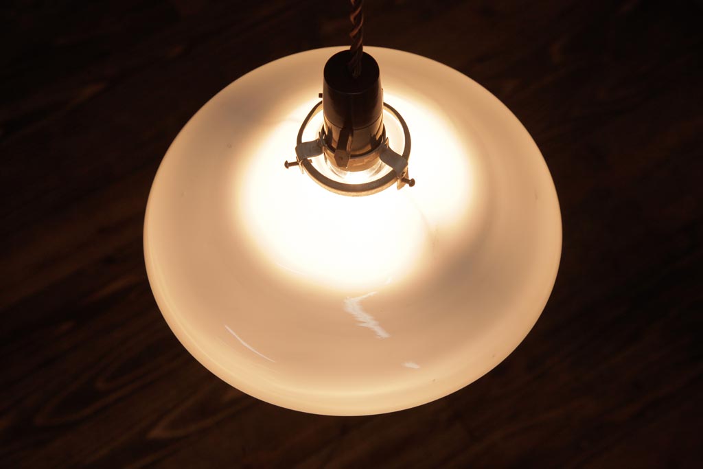 昭和初期　戦前　円盤型のシェードが魅力的なペンダントライト(天井照明、電笠)(1)