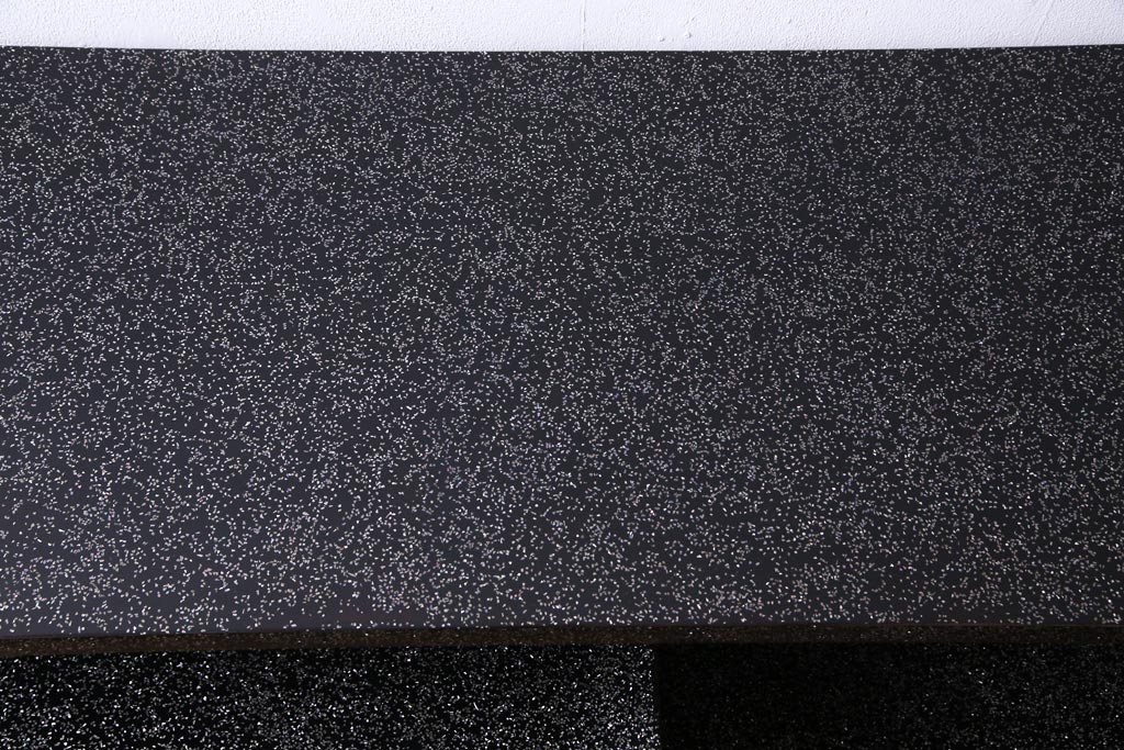 アンティーク家具　最高級品!　漆塗り　煌びやかな意匠が目を引く総散螺鈿蒔絵飾り棚(茶棚、戸棚)(R-034689)