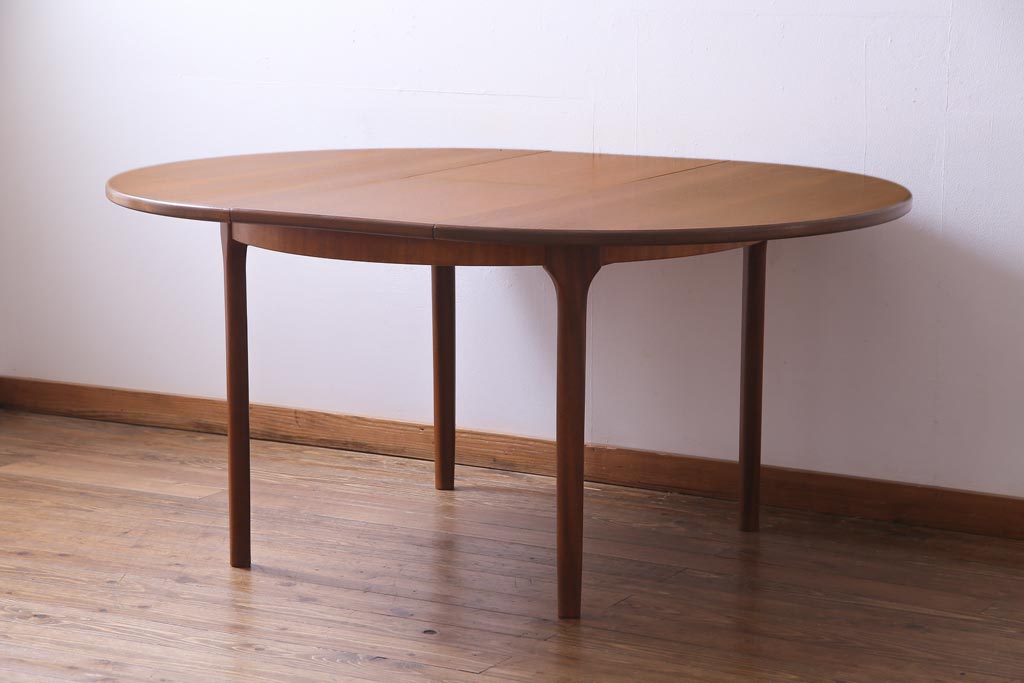 ヴィンテージ家具　北欧ビンテージ　McIntosh(マッキントッシュ)　チーク材　洗練されたデザインが素敵なエクステンションテーブル(ラウンドテーブル)