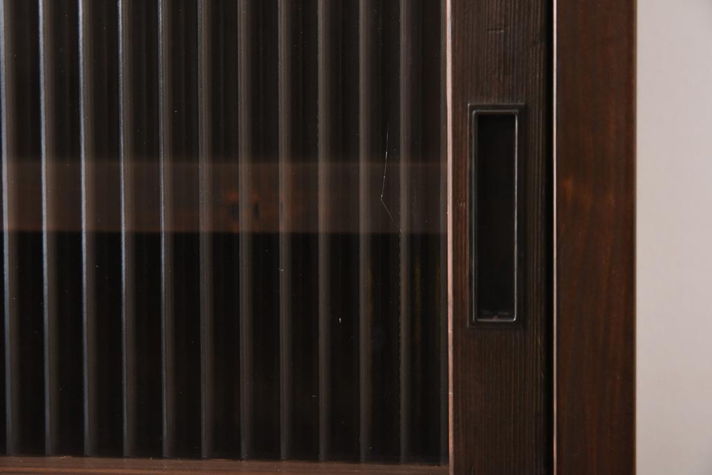 ラフジュ工房オリジナル　建具リメイク　桟とガラスのデザインが目を引く壁掛け収納棚(戸棚、ウォールラック)