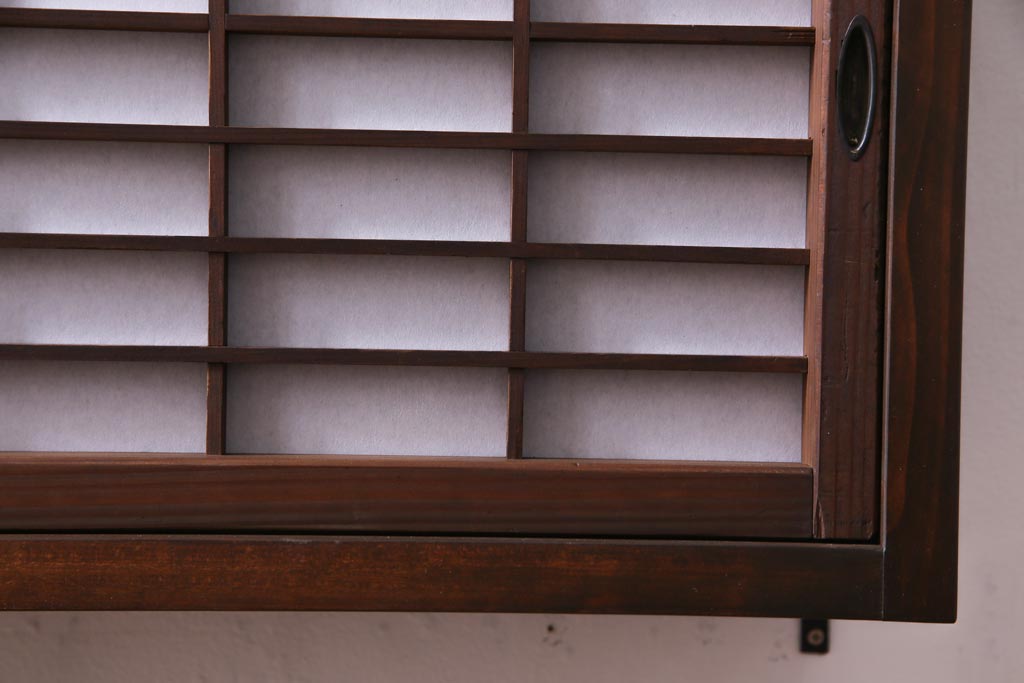 ラフジュ工房オリジナル　古建具リメイク　障子戸が和の雰囲気盛り上げる小振りな壁掛け戸棚(ウォールシェルフ、吊り戸棚)(1)