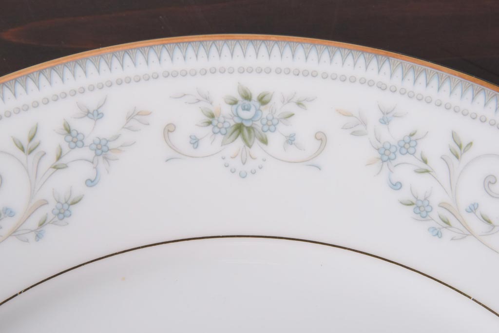 中古　ノリタケ(Noritake)　NOBLE(ノーブル) 2600　金彩　清楚な雰囲気漂う小花柄の小皿5枚セット(プレート、洋食器)