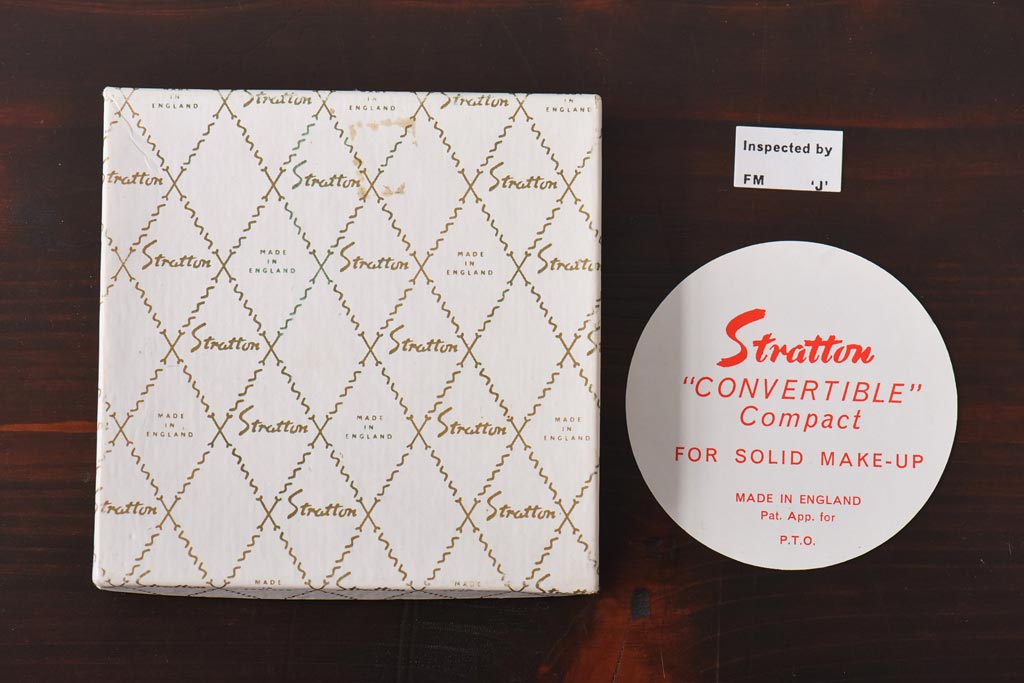 アンティーク雑貨　イギリス　Stratton(ストラットン)　箱・ポーチ付き　クイーンタイプ　ヴィンテージコンパクト(ビンテージ)