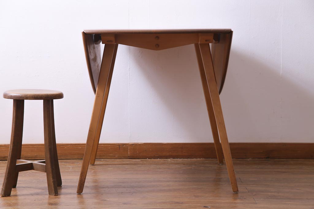 中古　ERCOL(アーコール)　スタイリッシュなデザインが目をひくバタフライテーブル(ドロップリーフテーブル、ダイニングテーブル)(1)