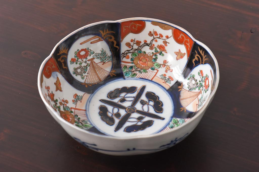 古民具・骨董　花鳥図　輪花　濃い色彩が目を引く明治期の色絵鉢(和食器)