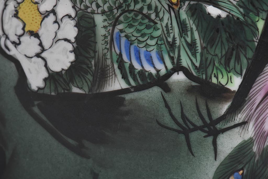 和製アンティーク　九谷焼　色絵　孔雀と牡丹の図　緻密な模様が目を引く鉢(和食器)(1)