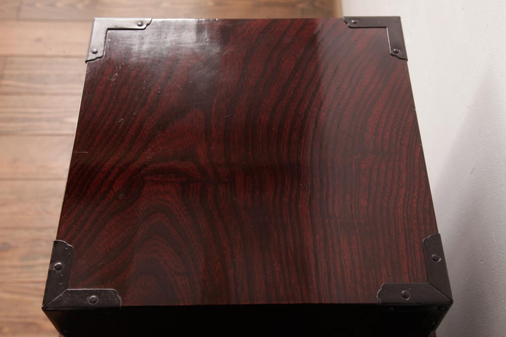 中古　民芸家具　花型の装飾金具が目を引く小箪笥(掛硯型、懸硯型、船箪笥、舟箪笥、小引き出し)