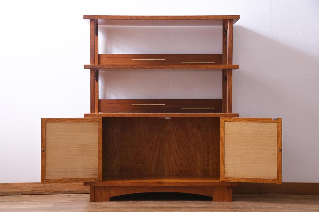中古　工芸家具　栗無垢材　象嵌細工が素敵な漆塗りの飾棚(飾り棚)(定価約54万円)