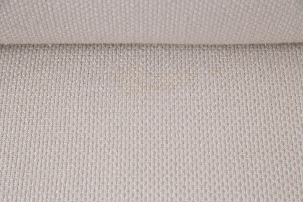 中古　神戸洋家具　永田良介商店　気品とあたたかな雰囲気が漂う533型アームソファ(二人掛け)(定価約37万円)