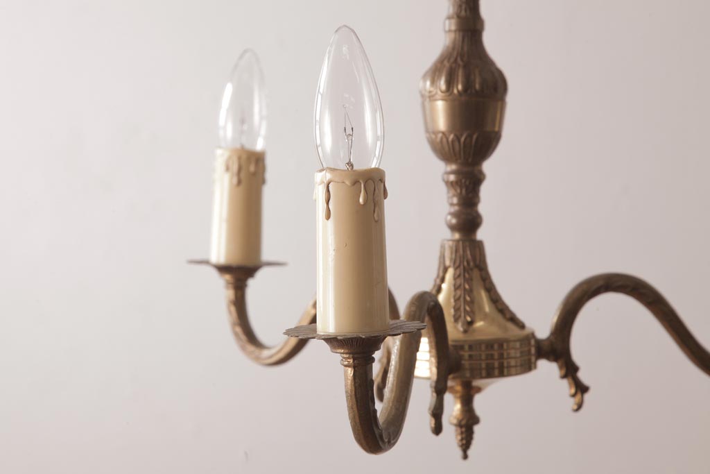フランスビンテージ　シックな意匠のシャンデリア(3灯、天井照明、吊り下げ照明)