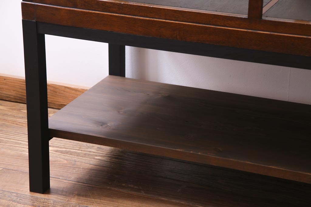 レトロ家具　脚付リメイク　シンプルでレトロな作りのガラスケース(ショーケース、陳列棚)