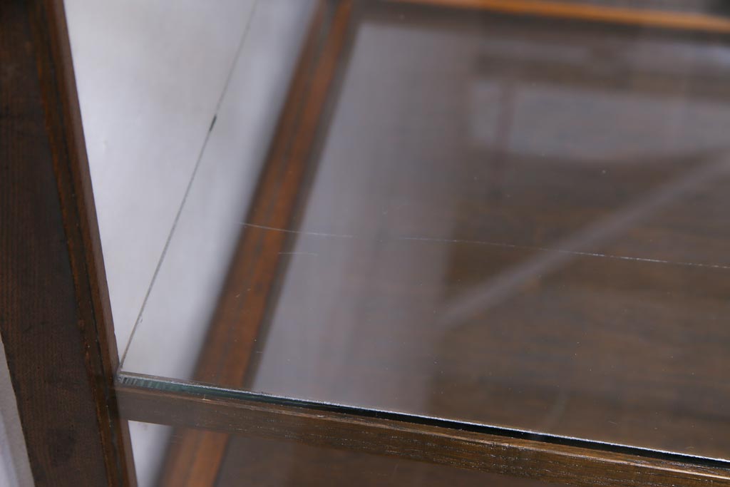 レトロ家具　脚付リメイク　シンプルでレトロな作りのガラスケース(ショーケース、陳列棚)