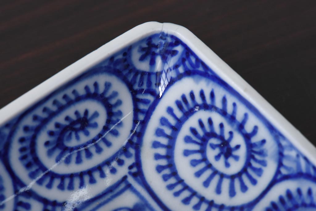 古民具・骨董　染付　蛸唐草紋　はっきりとした藍が美しい角皿2枚セット(長皿)(1)