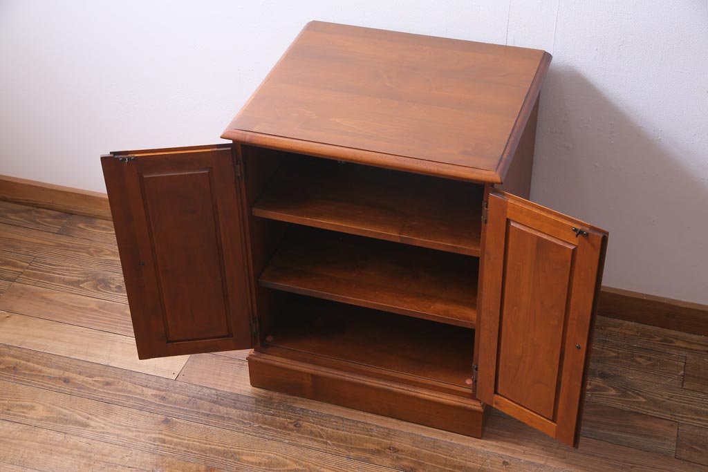 中古　ETHAN ALLEN(イーセンアーレン)　アメリカンミッドセンチュリーなレコードケース(キャビネット、収納棚)