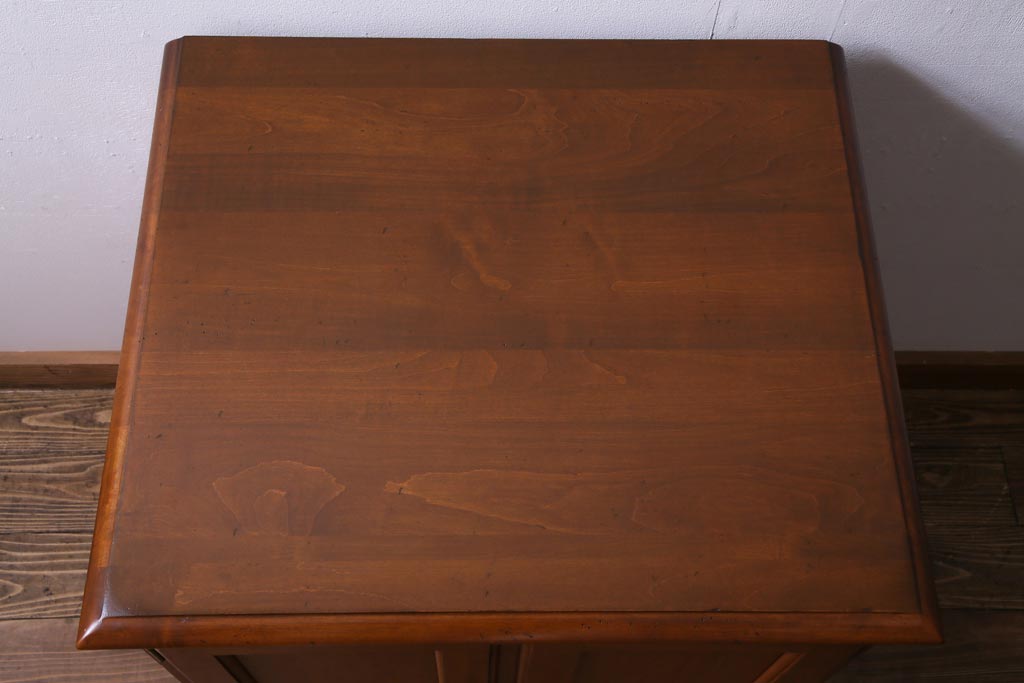 中古　ETHAN ALLEN(イーセンアーレン)　アメリカンミッドセンチュリーなレコードケース(キャビネット、収納棚)