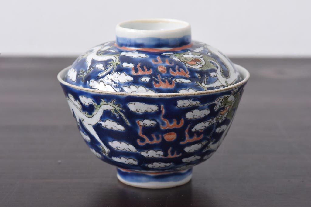 古民具・骨董　龍の図　色絵　独特な絵柄の蓋付き茶碗2客セット(和食器)(1)