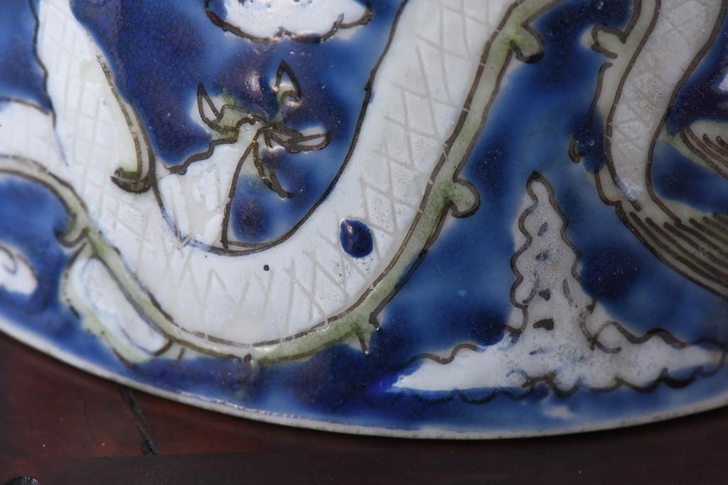 古民具・骨董　龍の図　色絵　独特な絵柄の蓋付き茶碗2客セット(和食器)(1)