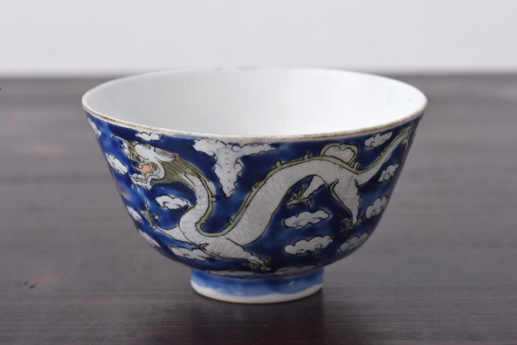 古民具・骨董　龍の図　色絵　独特な絵柄の蓋付き茶碗2客セット(和食器)(2)