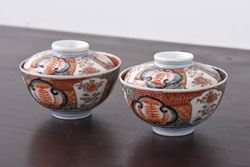 和製アンティーク　豊かな彩りを感じる色絵の蓋付き茶碗2客セット(和食器)