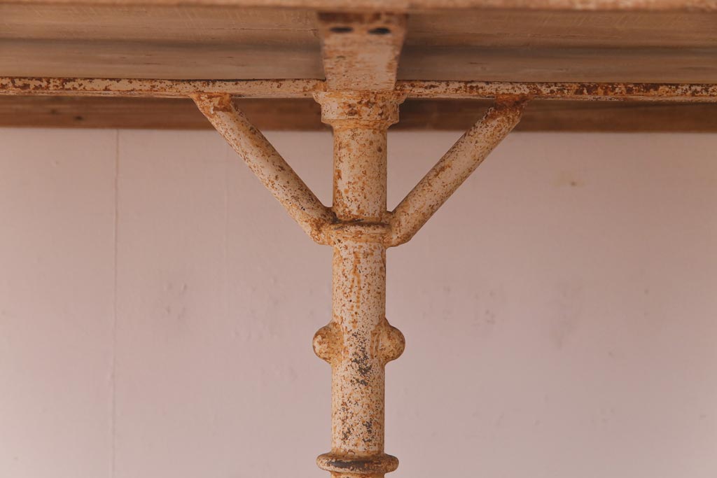 アンティーク家具　フランスアンティーク　天板古材風　シャビーな雰囲気がおしゃれなチーク材製の作業台(テーブル)