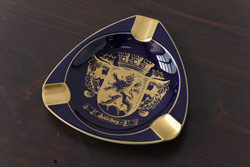 アンティーク雑貨　中古　ドイツ　LINDNER(リンドナー)　紋章が描かれた灰皿(アッシュトレー、磁器、コバルト)