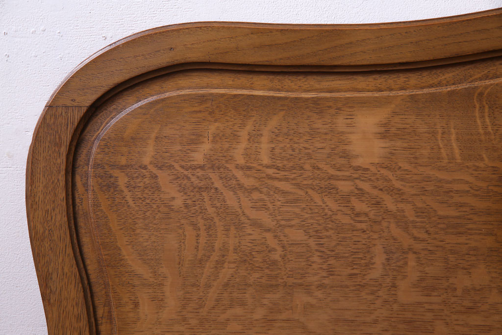 アンティーク家具　フランスアンティーク　オーク材　レリーフがお洒落な大らかな佇まいの木製ベッドフレーム