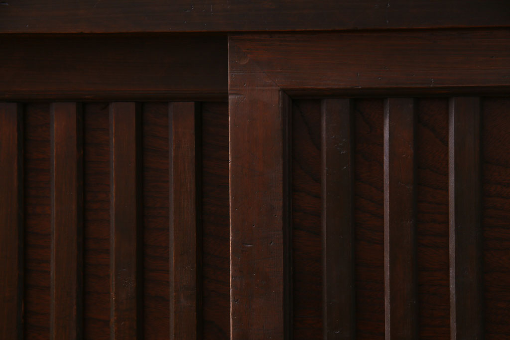 アンティーク家具　和製アンティーク　ヒノキ・ケヤキ材　細部のつくり込みが魅力の上品な関西帳場箪笥(収納棚、時代箪笥)