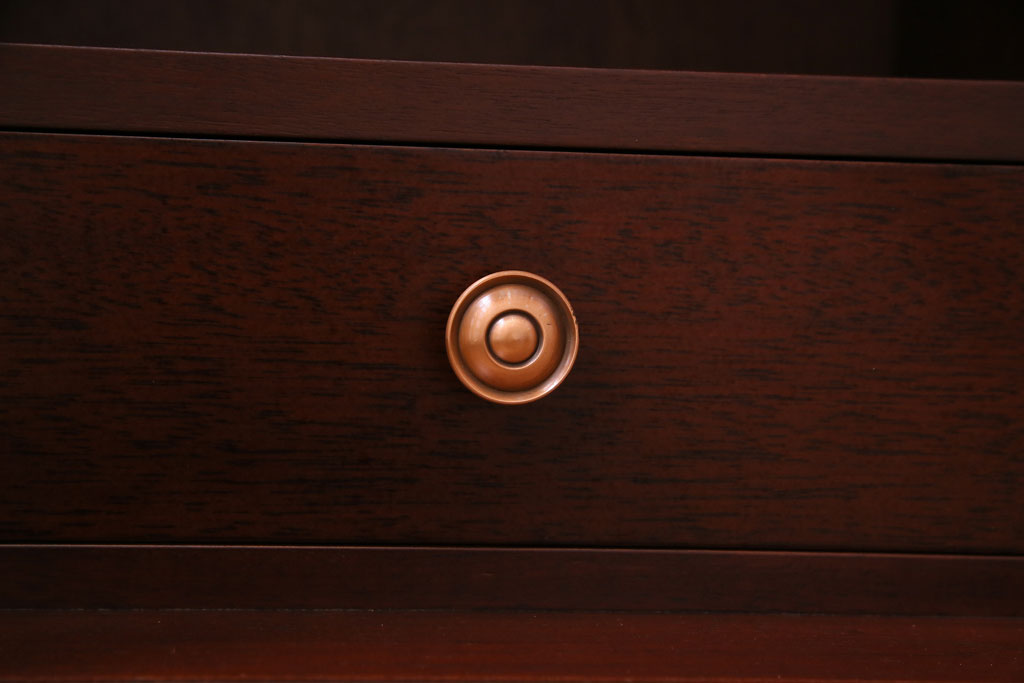 中古　神戸洋家具　メープル不二屋　高級感あふれるデザインのサイドボード(収納棚)(定価約48万円)