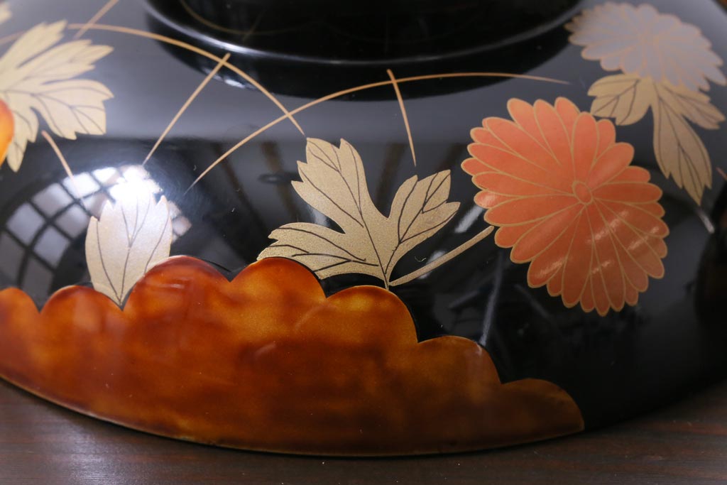 昭和期　外箱付き　輪島塗　菊の図　レトロモダンな雰囲気漂う蒔絵木製椀5客セット(蓋付き椀)