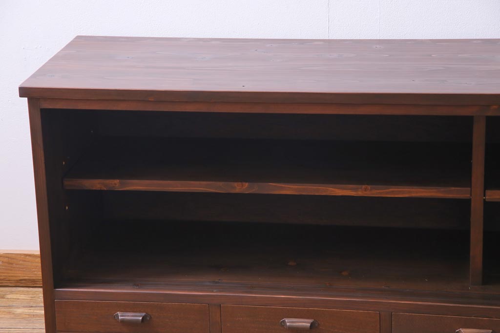 ラフジュ工房オリジナル　引き出し付きのデザインが素敵な古建具リメイクのテレビボード(ローボード)