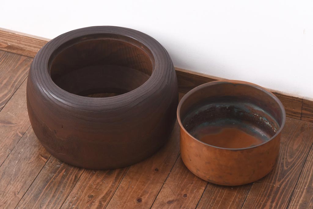 アンティーク雑貨　和製アンティーク　味のある木目を楽しめる刳り貫き火鉢(木製火鉢)(2)