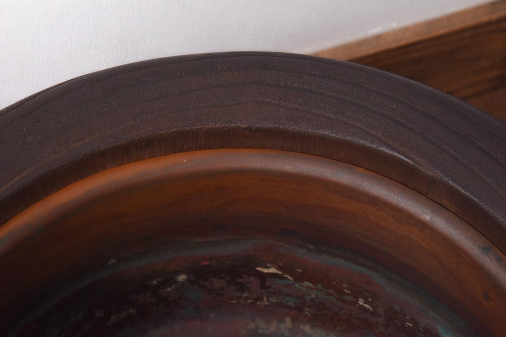 アンティーク雑貨　和製アンティーク　味のある木目を楽しめる刳り貫き火鉢(木製火鉢)(2)