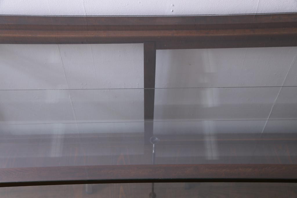 レトロ家具　昭和レトロ　ナラ材　どっしりとした佇まいの大型ガラスケース(ショーケース、陳列棚、飾り棚)