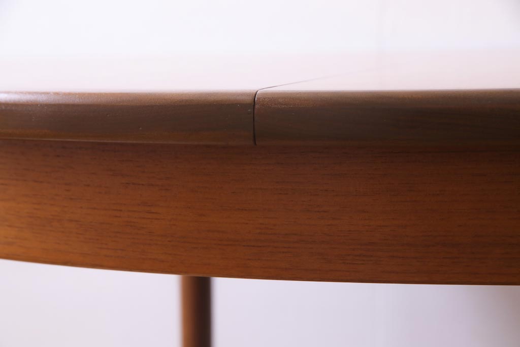 ヴィンテージ家具　北欧ビンテージ　G-PLAN(ジープラン) あたたかな木の風合いが魅力的なエクステンションテーブル(ラウンドテーブル、ダイニングテーブル)(1)