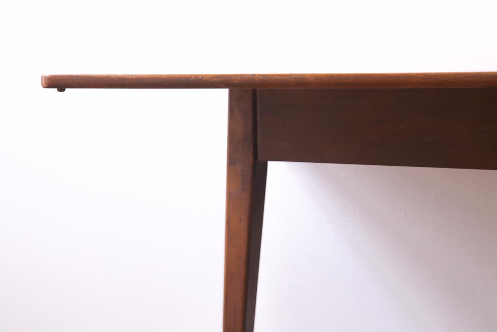 ビンテージ　北欧家具　チーク材　スタイリッシュなデザインが魅力的なバタフライテーブル(ダイニングテーブル、エクステンションテーブル)