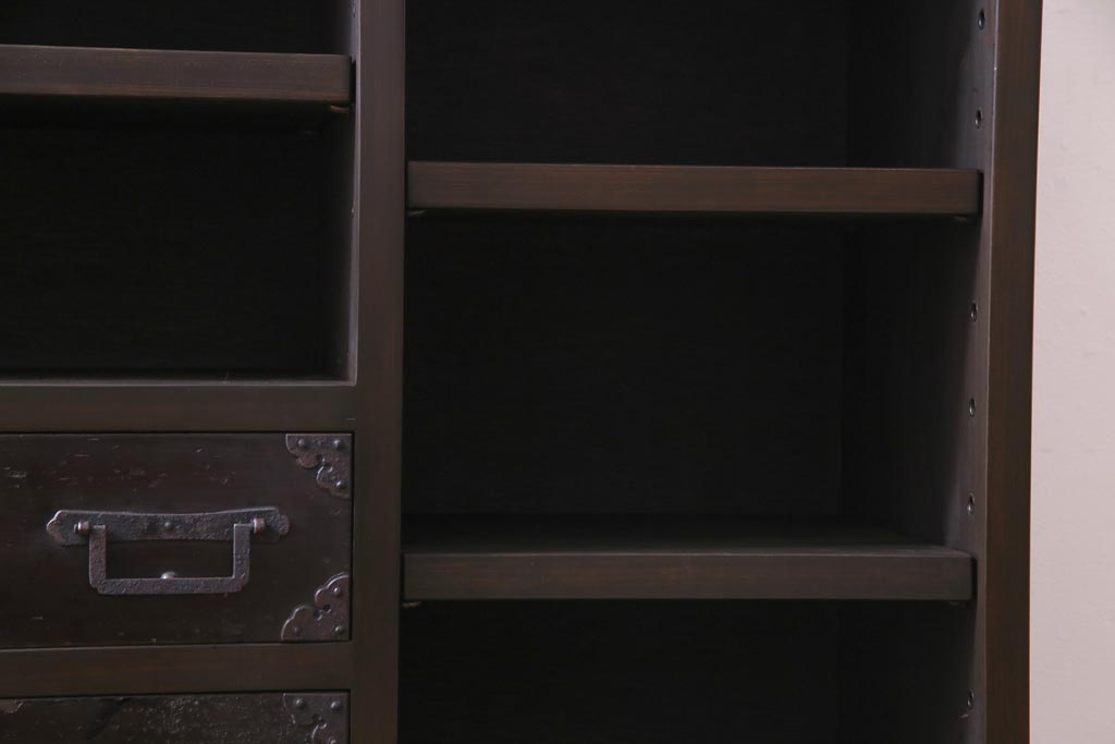 ラフジュ工房オリジナル　引き出しリメイク　黒漆と角手が渋さを演出するリビングボード(収納棚)