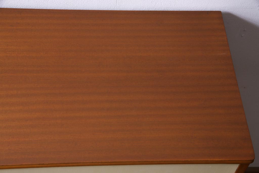 北欧ビンテージ　ペイント家具　チーク材　レトロな雰囲気が可愛らしいチェスト(引き出し)