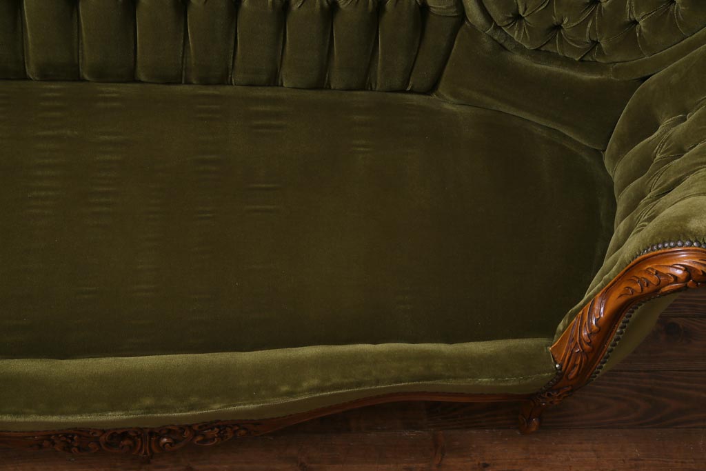 ヴィンテージ家具　イギリスビンテージ　クラシカルな佇まいが魅力的なシェーズロング(ソファ、カウチソファ)