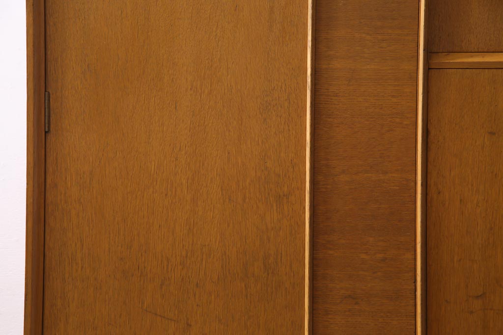 ヴィンテージ家具　北欧ビンテージ　G-PLAN(ジープラン)　Brandon(ブランドン)　ハンガー掛け付き　オーク材製のスモールワードローブ