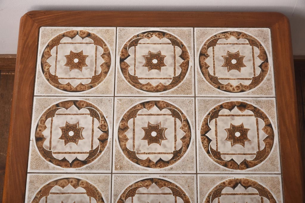 ヴィンテージ家具　北欧ビンテージ　G-PLAN(ジープラン)　チーク材　温もり溢れるタイルトップのコーヒーテーブル(センターテーブル)