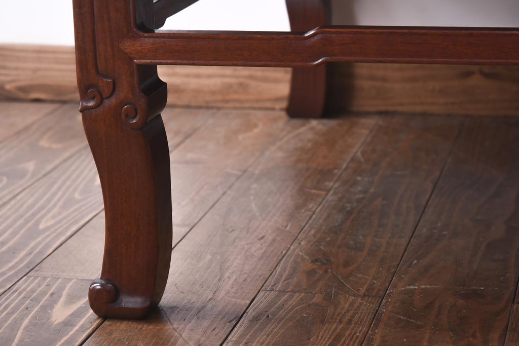 アンティーク家具　古民具　カリン材　漆塗り　脚の意匠が魅力的な座卓(ローテーブル、センターテーブル、花梨材)