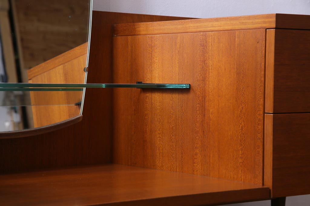 ヴィンテージ家具　イギリスビンテージ　G-PLAN(ジープラン)　Quadrille(クヮドリール)　チーク材　ぬくもりあふれる北欧スタイルのドレッサー(鏡台、姿見、チェスト)