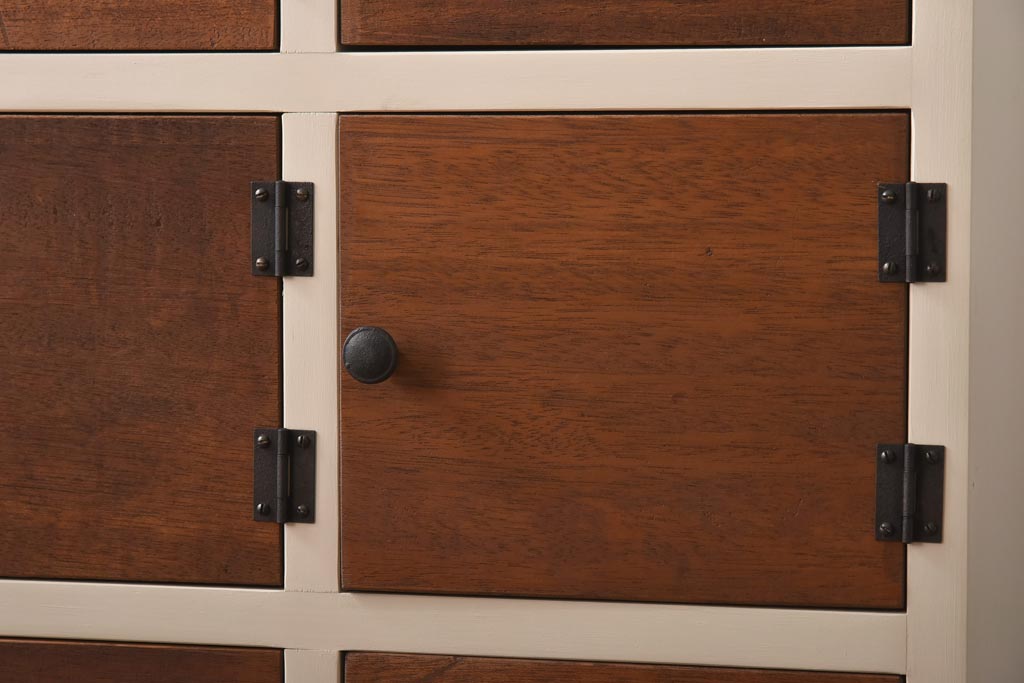 ラフジュ工房オリジナル　3×3マス　ペイント　可愛らしいカラーの扉付きマス目棚・右開き(収納棚、ロッカー)