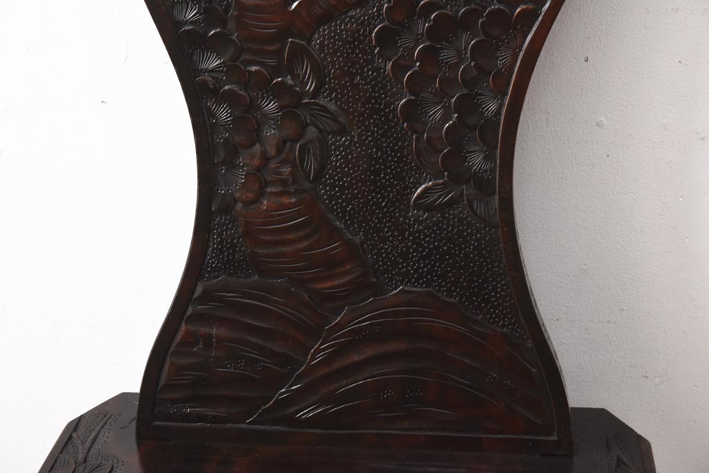 中古　伝統工芸　軽井沢彫り　細身の背もたれが特徴的なダイニングチェア(椅子)(3)