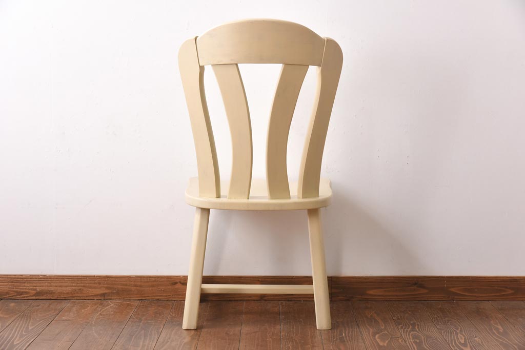中古輸入家具　オランダ製　柔らかなペイントカラーのダイニングチェア(椅子)