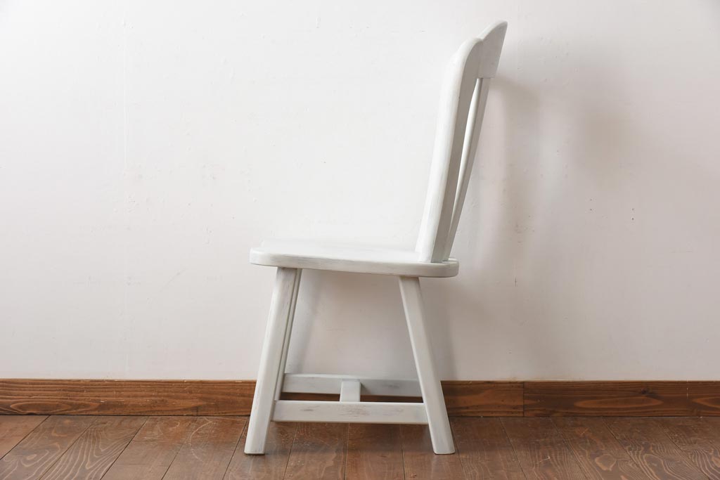 中古輸入家具　オランダ製　儚げな雰囲気のフレンチグレーのダイニングチェア(椅子)